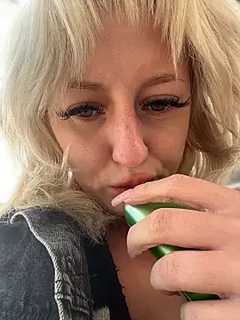 RonnieKiss online show from 04.10.26