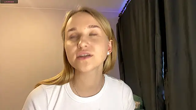 TanekaBoitel online show from 10.08.25