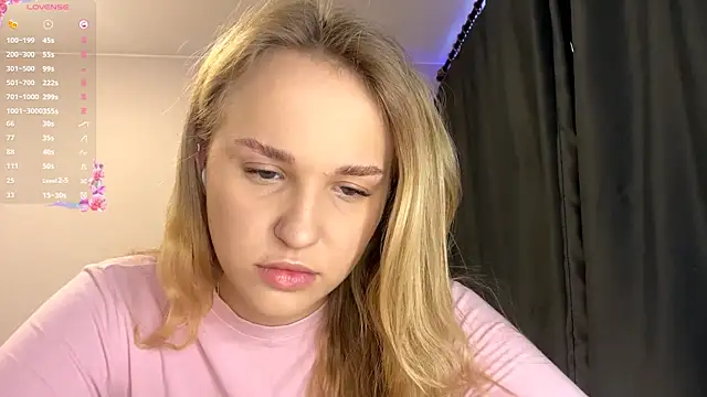 TanekaBoitel online show from 10.12.25