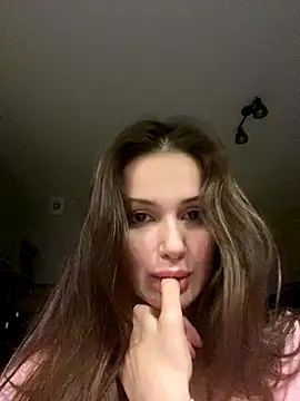 Snapshot of SoShyEmmyyy chatting on 09.23.25 SoShyEmmyyy online show from 09.23.25
