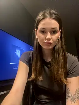 Snapshot of SoShyEmmyyy chatting on 10.01.25 SoShyEmmyyy online show from 10.01.25