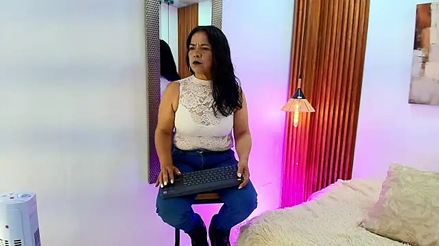 Snapshot of EvaGoddess_ chatting on 06.14.26 EvaGoddess online show from 06.14.26