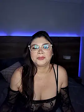 Snapshot of Meli28_ chatting on 10.29.25 Meli28  online show from 10.29.25