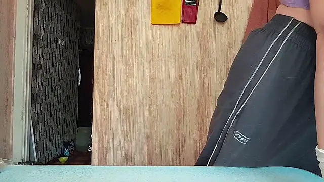 Snapshot of yanderephobia chatting on 11.29.25 yanderephobia online show from 11.29.25