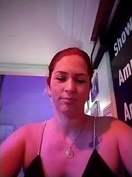 Snapshot of LauraSantos2000 chatting on 10.01.25 LauraSantos2000 online show from 10.01.25