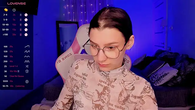 Snapshot of LinaBlossom_ chatting on 05.11.26 LinaBlossom online show from 05.11.26