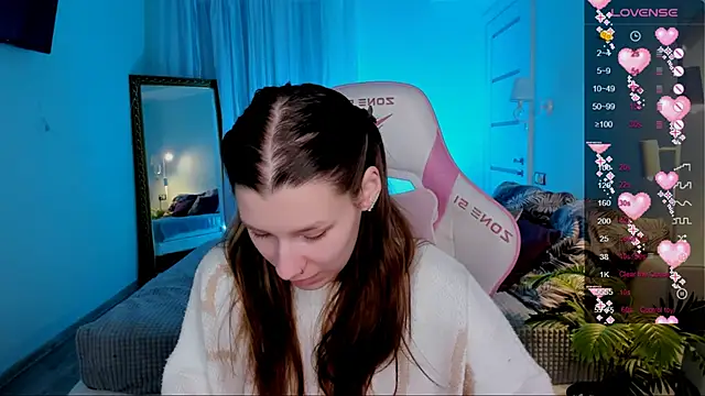 Snapshot of LinaBlossom_ chatting on 05.17.26 LinaBlossom online show from 05.17.26