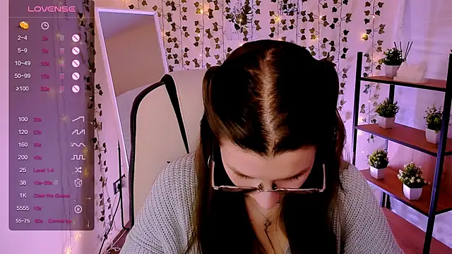 Snapshot of LinaBlossom_ chatting on 05.24.26 LinaBlossom online show from 05.24.26