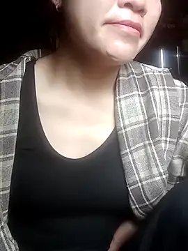 Snapshot of Norah-h chatting on 04.19.26 Norah-h online show from 04.19.26