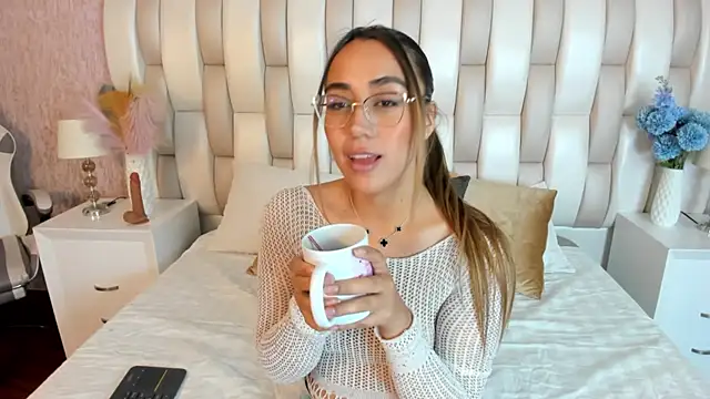 sara ospina  online show from 10.15.25