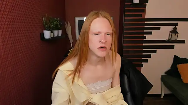 ChloeValentinee online show from 10.24.25