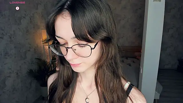 ReneeLippeatt online show from 11.19.25