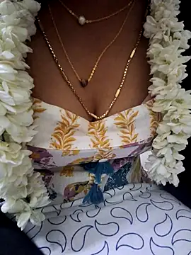 jasminetaml online show from 10.04.25