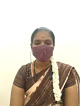 Snapshot of Tamil_Yalini12 chatting on 10.06.25 Tamil Yalini12 online show from 10.06.25