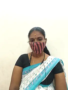 Snapshot of Tamil_Yalini12 chatting on 10.10.25 Tamil Yalini12 online show from 10.10.25