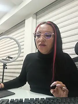 Snapshot of Alisson_Stonee chatting on 05.15.26 Alisson Stonee online show from 05.15.26