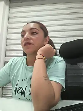 Snapshot of Alisson_Stonee chatting on 06.12.26 Alisson Stonee online show from 06.12.26