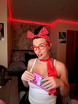 MaciiMayy online show from 12.05.25