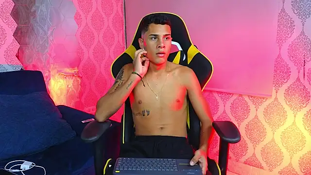 Snapshot of Twink_davidxx chatting on 09.20.25 Twink davidxx online show from 09.20.25