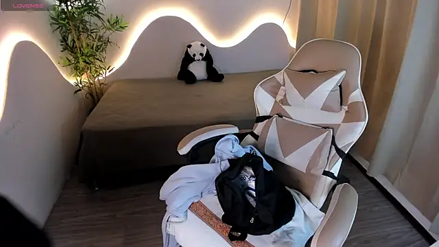 kehlannis  online show from 11.05.25