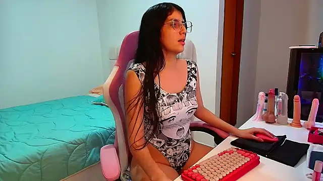 Julieta Rose19 online show from 11.15.25