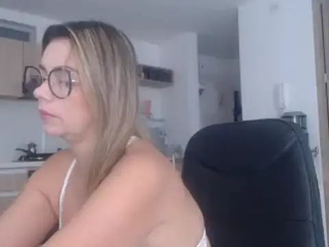 LovePaula online show from 02.24.25