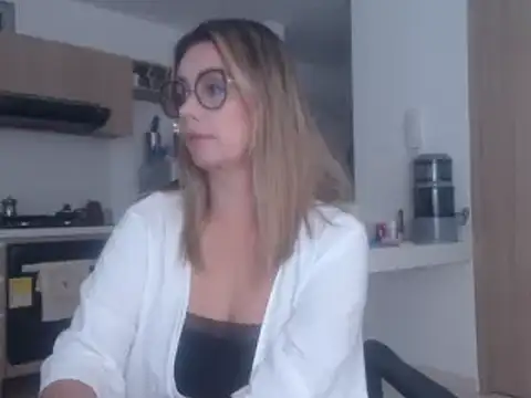 LovePaula online show from 03.11.25