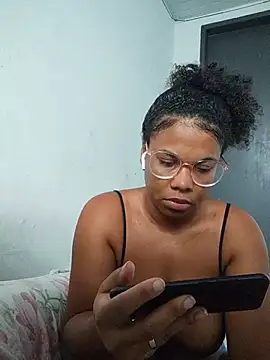 Snapshot of PrettahSantos chatting on 07.29.26 PrettahSantos online show from 07.29.26