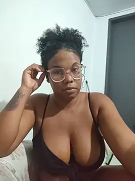 Snapshot of PrettahSantos chatting on 07.29.26 PrettahSantos online show from 07.29.26