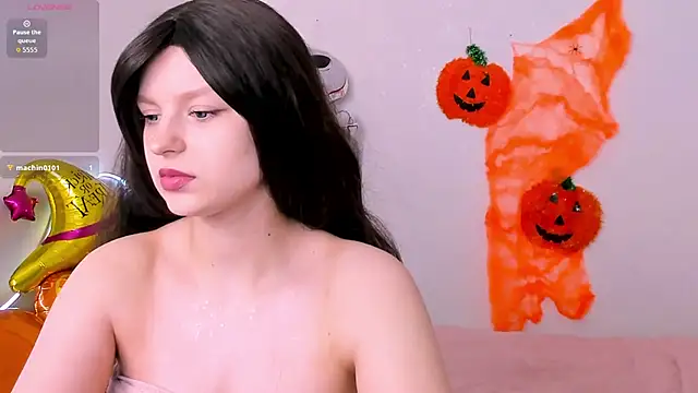 AishaAysitt online show from 10.26.25