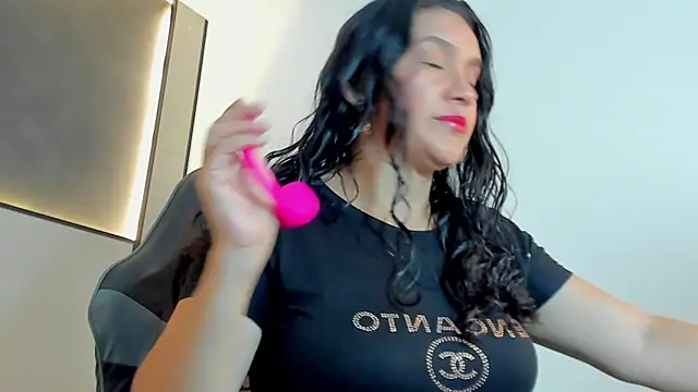 zoee zi online show from 10.15.25