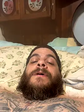 Snapshot of nowandthe chatting on 10.03.25 nowandthe online show from 10.03.25