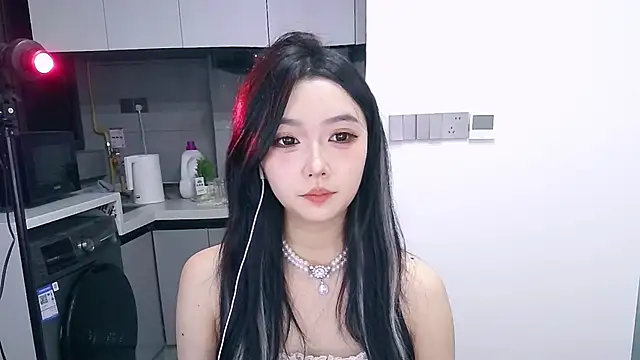 Snapshot of Miao-Maimiao chatting on 10.08.25 Miao-Maimiao online show from 10.08.25