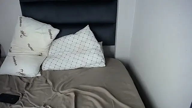 Juiceybileh online show from 11.25.25