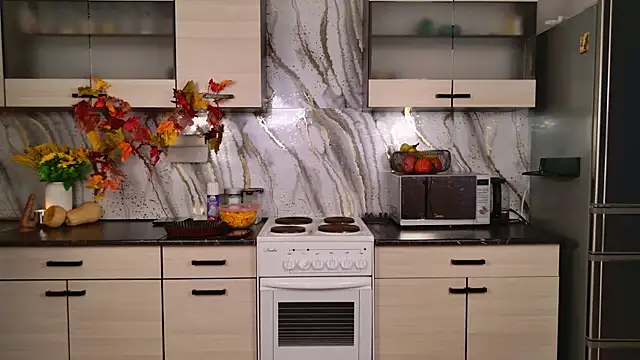 EllaCanny online show from 11.27.25