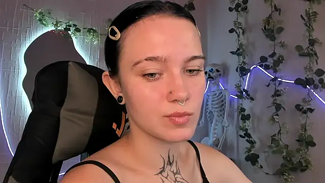 Snapshot of Elastikisss chatting on 07.17.26 Elastikisss online show from 07.17.26