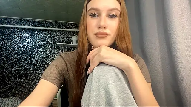 Snapshot of RanaBostel chatting on 10.05.25 RanaBostel online show from 10.05.25