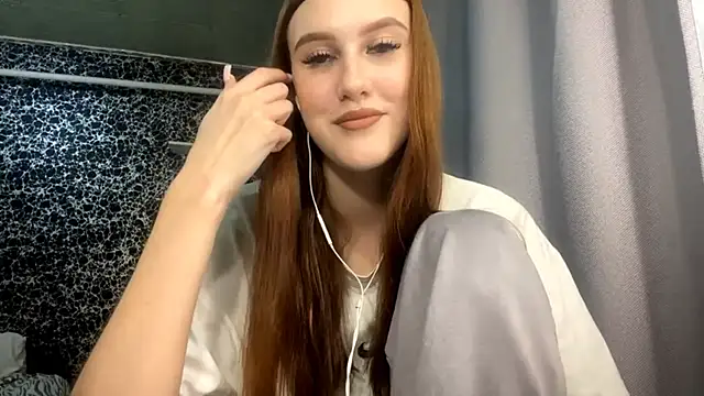 Snapshot of RanaBostel chatting on 10.08.25 RanaBostel online show from 10.08.25