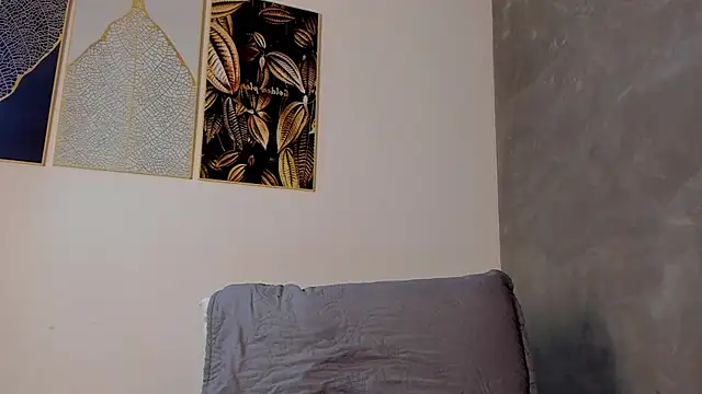 dylan cross  online show from 12.04.25