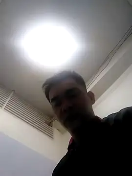 Snapshot of Yumco chatting on 11.17.25 Yumco online show from 11.17.25