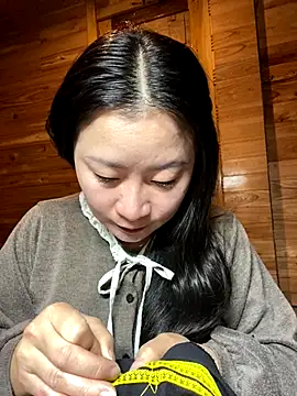 violet-00 online show from 12.17.25