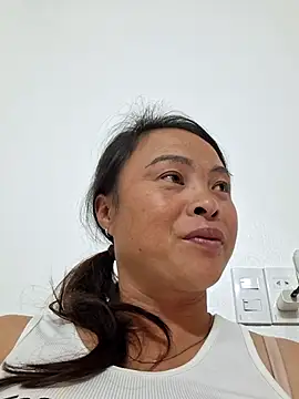 xuxulovezz online show from 11.14.25