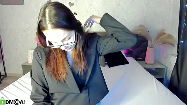 Snapshot of violla_shake chatting on 10.19.25 violla shake online show from 10.19.25