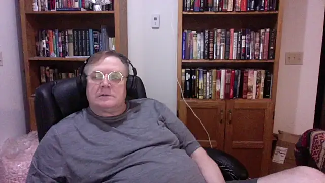 Snapshot of Vinyl22@xh chatting on 05.29.26 Vinyl22xh online show from 05.29.26