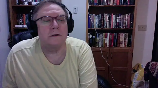 Snapshot of Vinyl22@xh chatting on 06.24.26 Vinyl22xh online show from 06.24.26