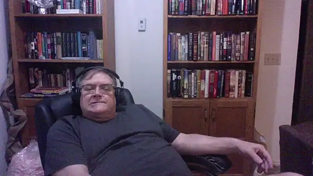 Snapshot of Vinyl22@xh chatting on 07.31.26 Vinyl22xh online show from 07.31.26