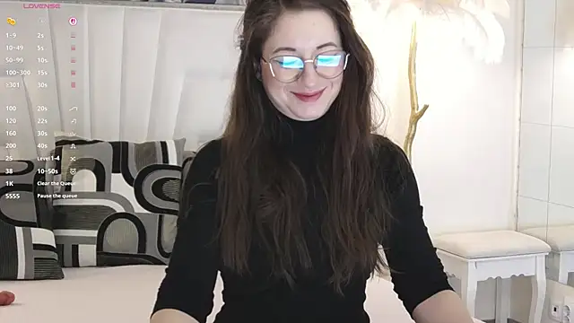 Snapshot of JennaClover chatting on 04.03.26 JennaClover online show from 04.03.26