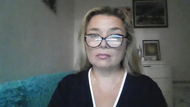 Myrienna online show from 10.01.25