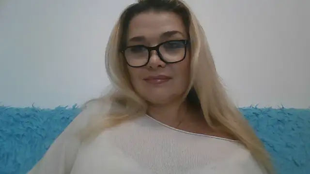 Myrienna online show from 10.23.25