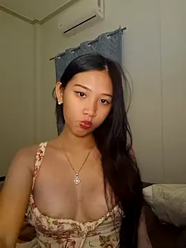 Bunny72772 online show from 10.24.25